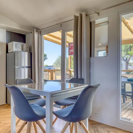 Le 370 Holiday home